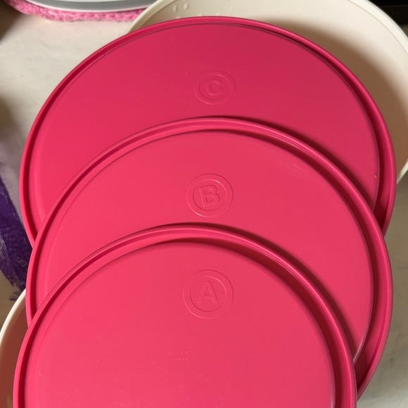 Hello Kitty Nested Tupperware Containers - Picture 13 of 13